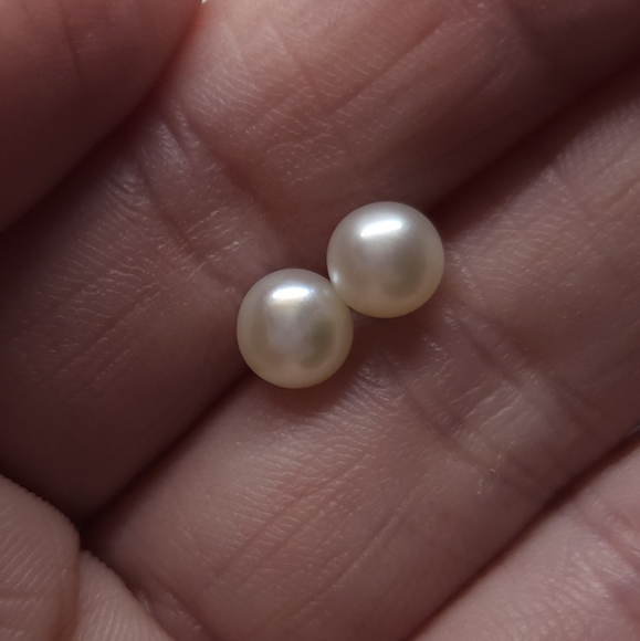 White Pearl Stud Earrings Landan Girl Real Pearl Stud Earrings - Picture 8 of 11